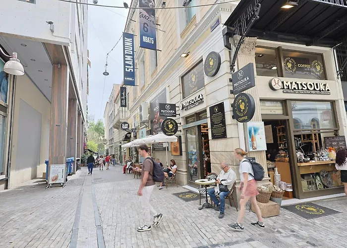 Your Cube Place At Ermou - Plaka